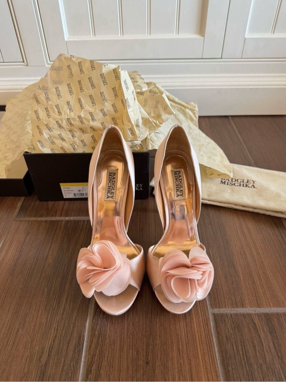 Badgley Mischka Blossom D'Orsay Heels Size 8